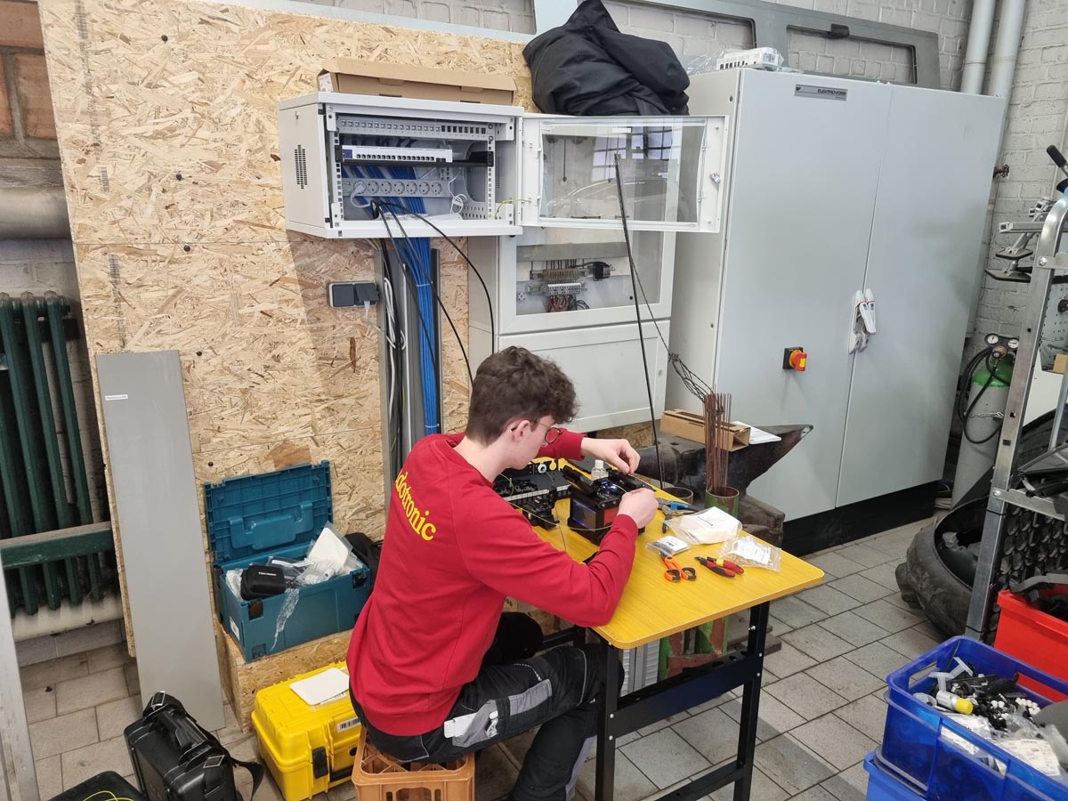 Glasfaserkommunikation_Montagearbeiten